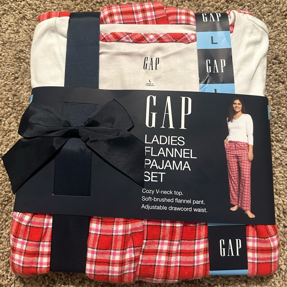 GAP Ladies Red and White Flannel Pajama Set